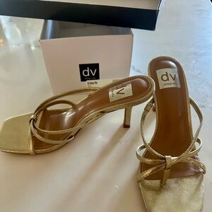 Dv zini in gold